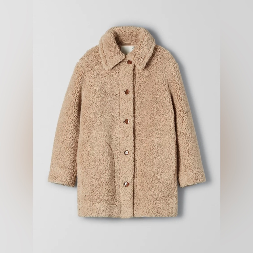 Never Worn Aritzia Teddy Coat in Size Small